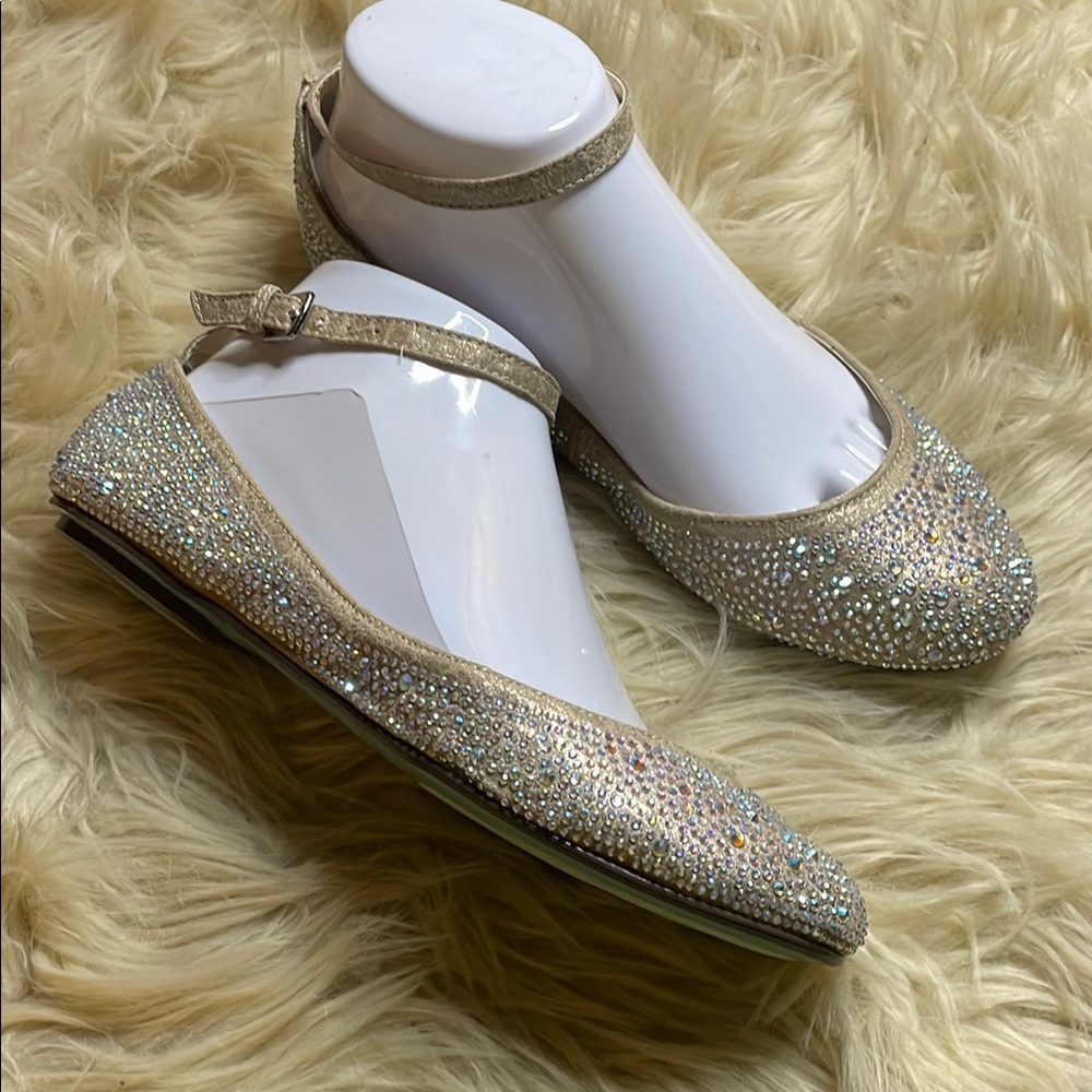 Betsey Johnston Rounded Toe Glitter Flates